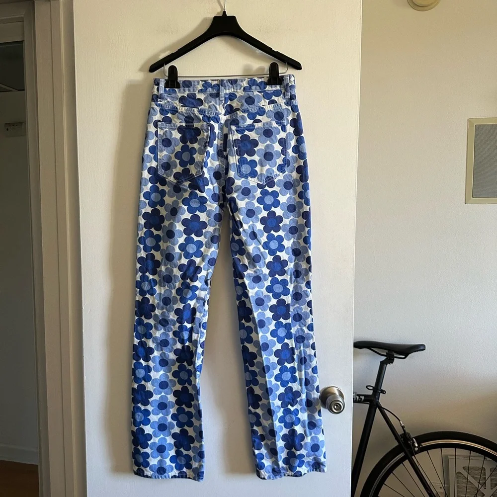 ZARA Blue/White High Waisted Straight Leg Floral Print Jeans size 6 EUC - Picture 7 of 11